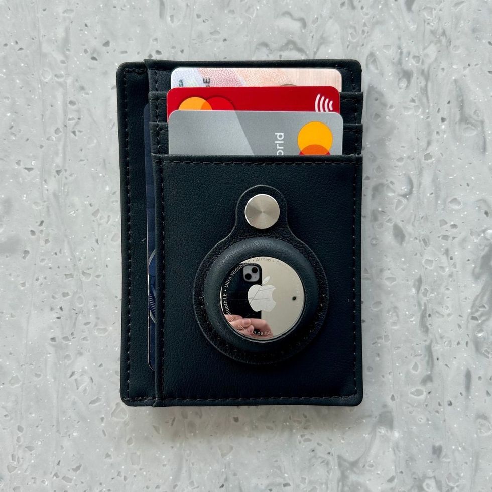 Men's Wallet With AirTag